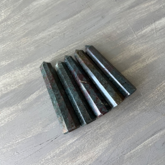 Ruby with Blue Kyanite Tower - Picture 4 of 4